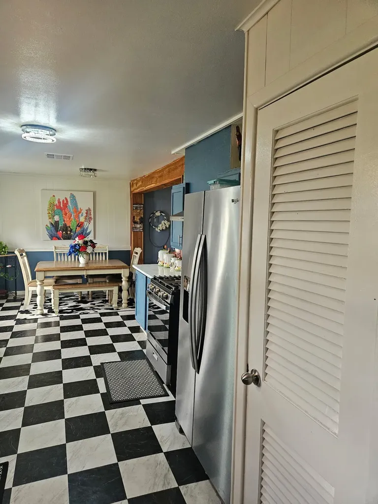 600 W Washington Kosse TX 76653