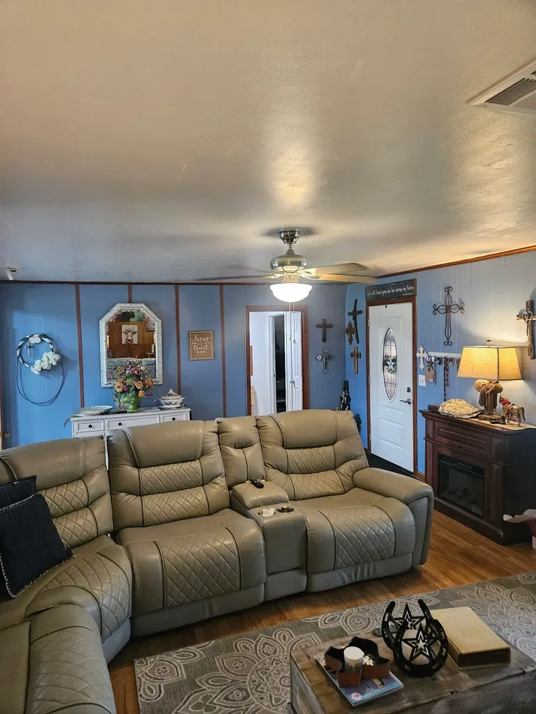 600 W Washington Kosse TX 76653