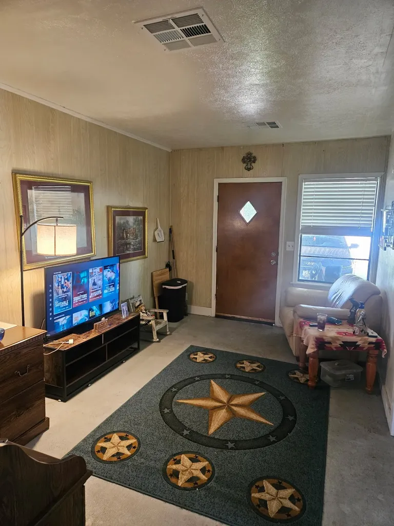 600 W Washington Kosse TX 76653