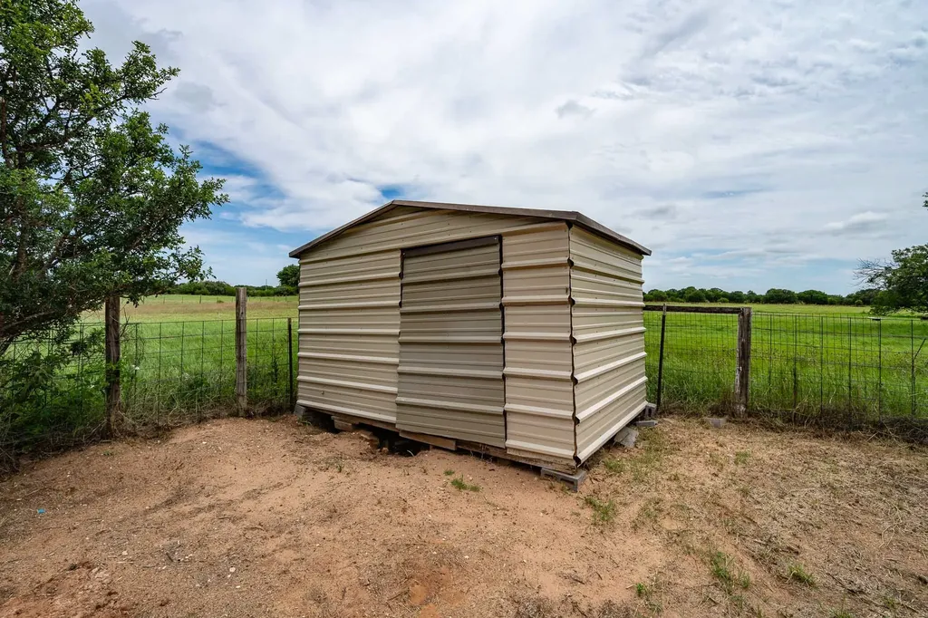 10362 Farm Road 3326 Hawley TX 79525