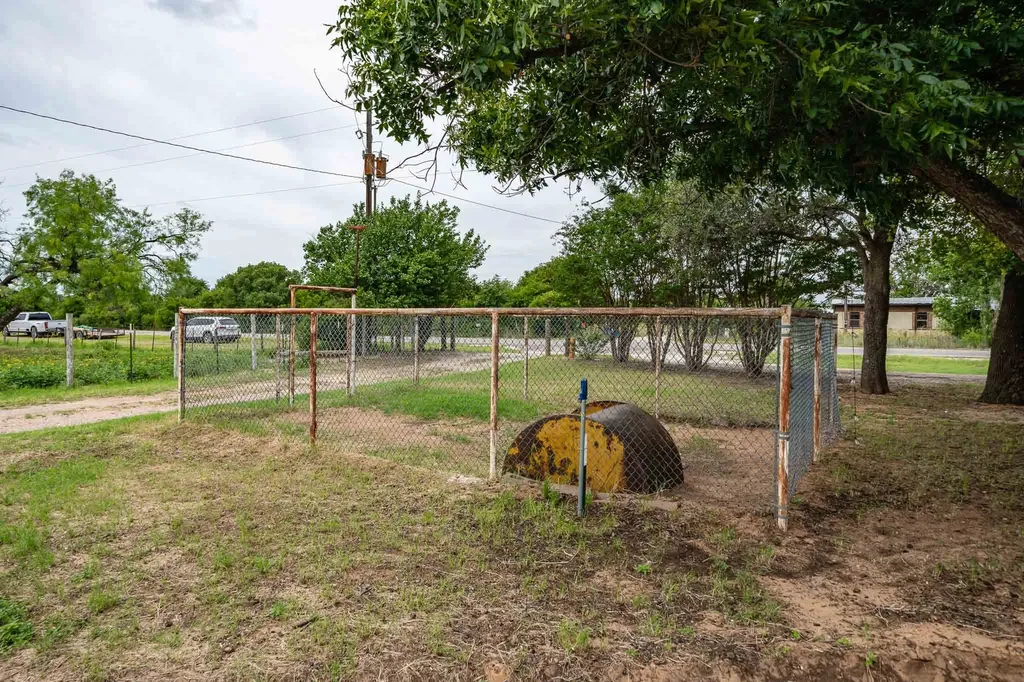 10362 Farm Road 3326 Hawley TX 79525