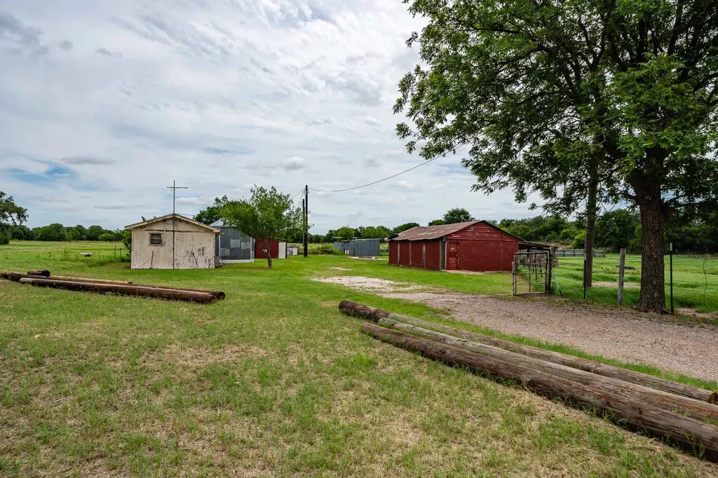 10362 Farm Road 3326 Hawley TX 79525