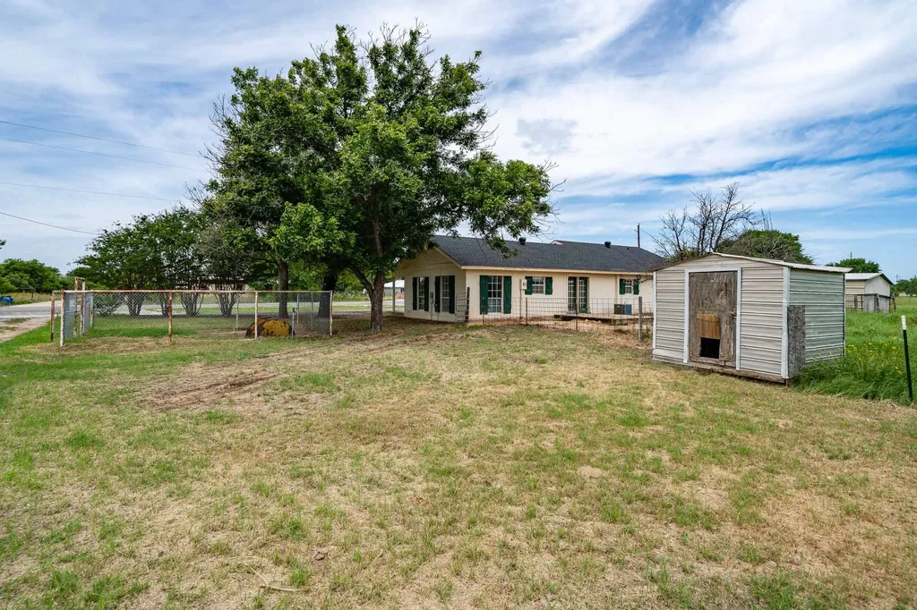 10362 Farm Road 3326 Hawley TX 79525