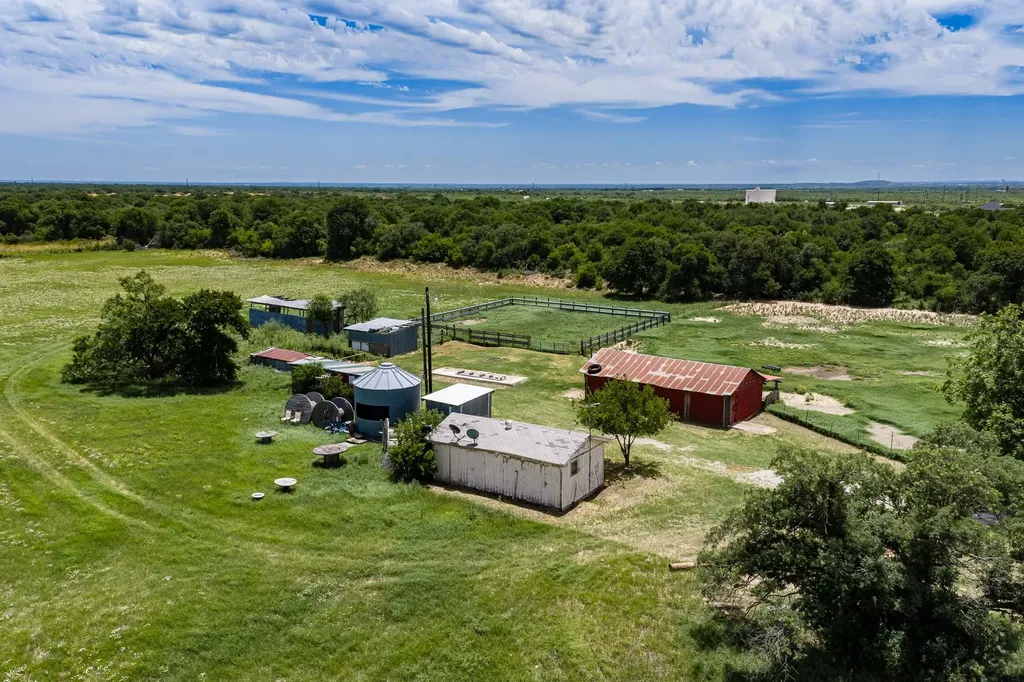 10362 Farm Road 3326 Hawley TX 79525