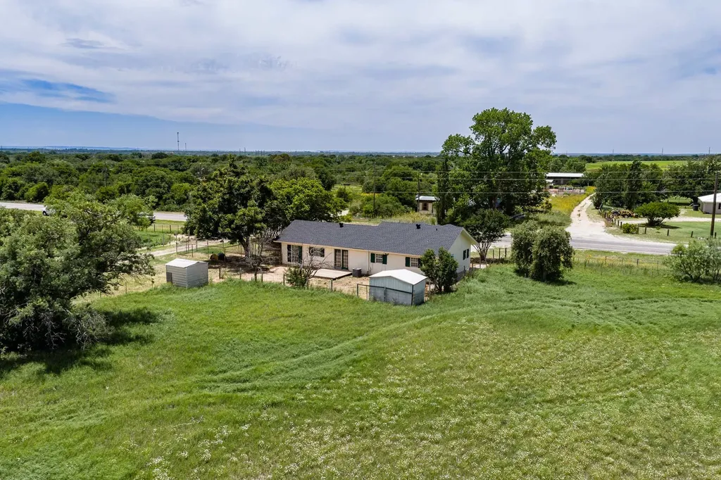 10362 Farm Road 3326 Hawley TX 79525