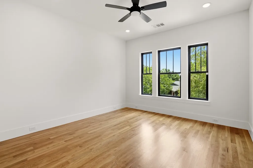 5449 Goodwin Avenue Dallas TX 75206