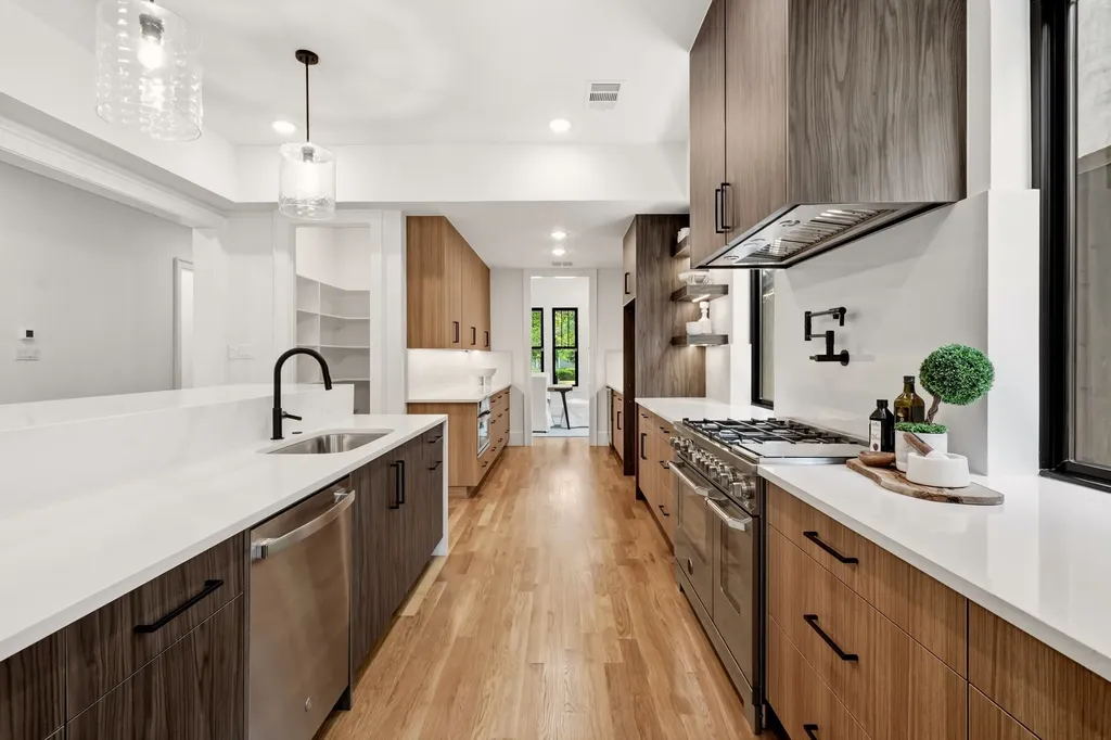 5449 Goodwin Avenue Dallas TX 75206