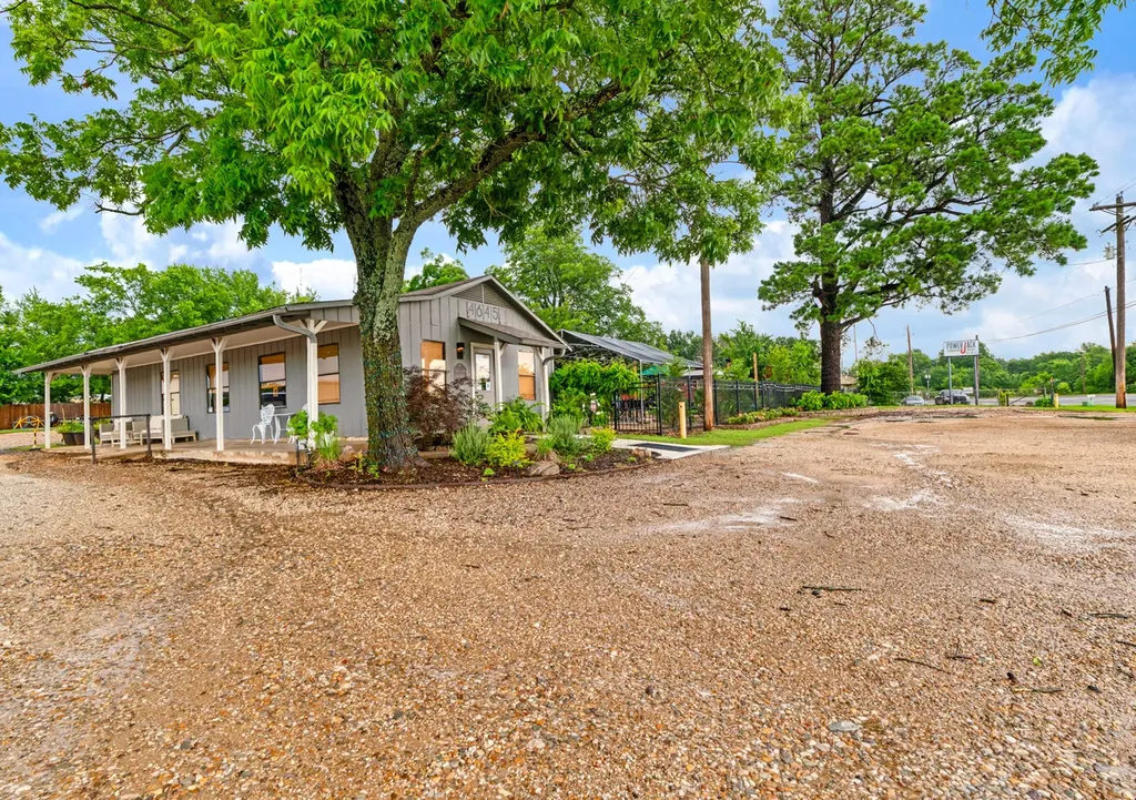 4645 Lamar Avenue Paris TX 75462