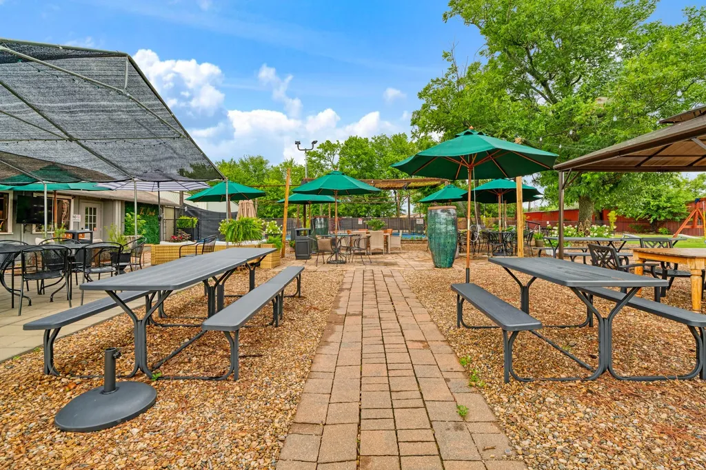 4645 Lamar Avenue Paris TX 75462