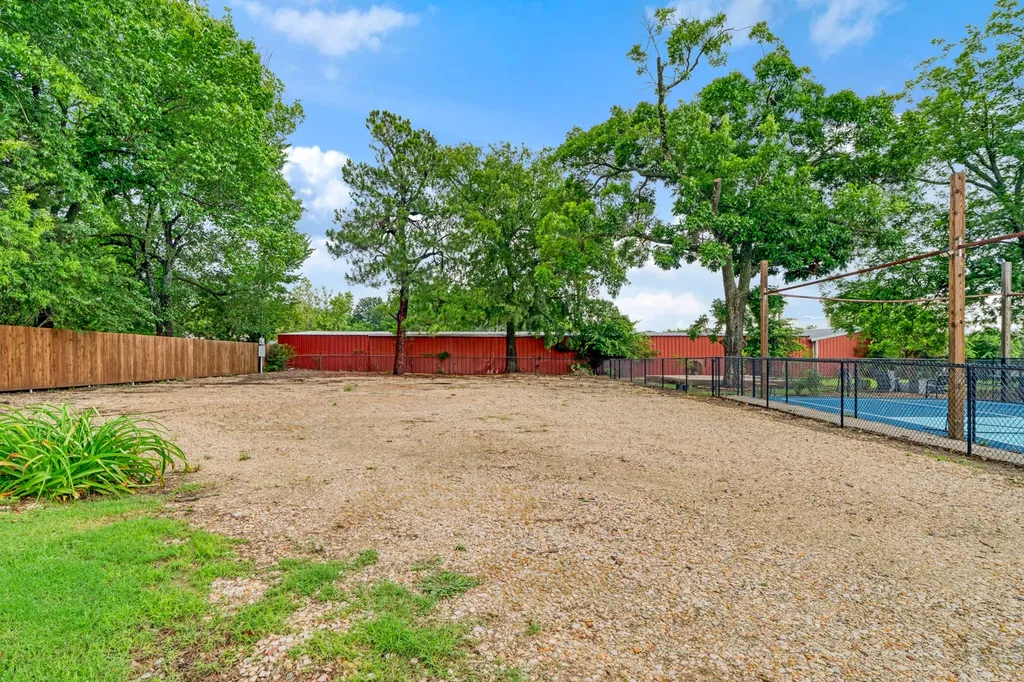 4645 Lamar Avenue Paris TX 75462
