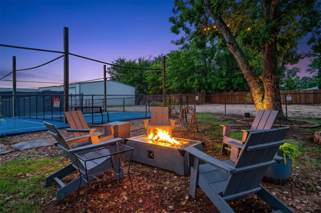 4645 Lamar Avenue Paris TX 75462