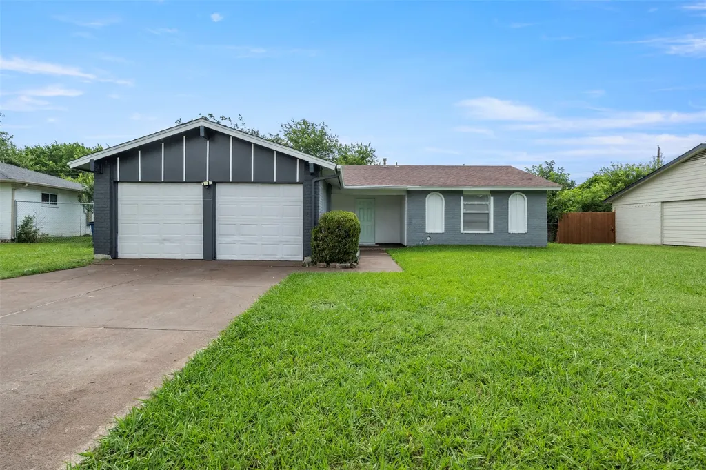 1410 Clearbrook Street Lancaster TX 75134