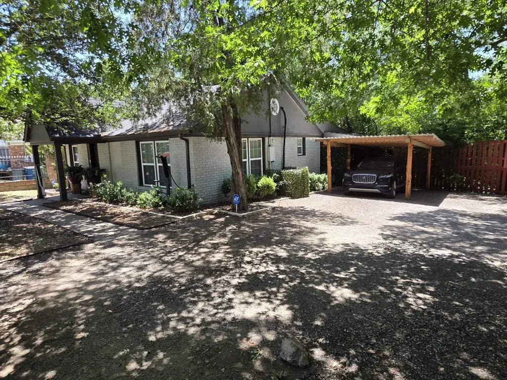 532 Griffith Avenue Dallas TX 75208