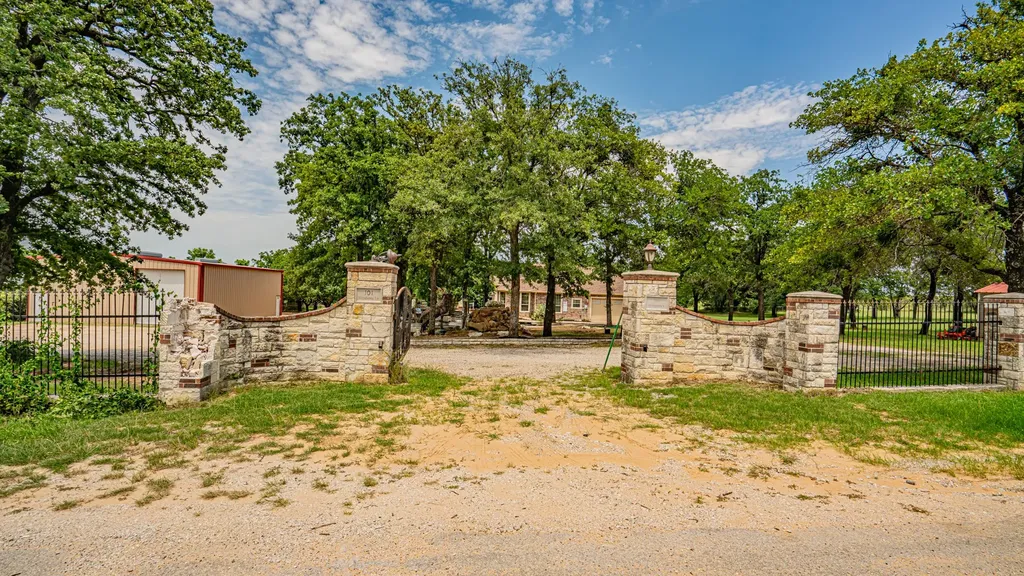 101 Windsong Lane Tolar TX 76476