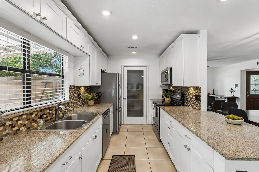 5069 Aztec Drive The Colony TX 75056
