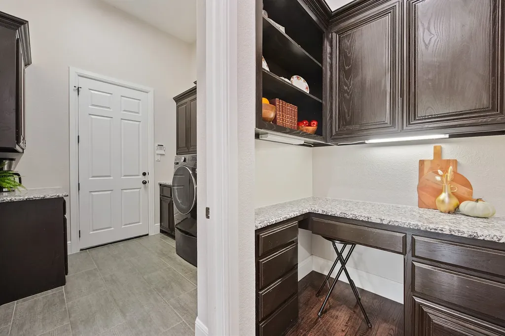 1619 Bloomfield Road Valley View TX 76272