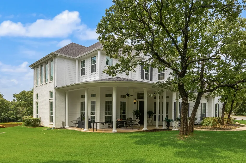 1619 Bloomfield Road Valley View TX 76272