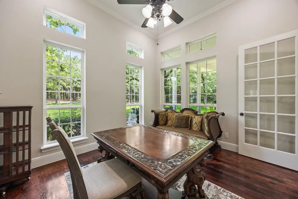 1619 Bloomfield Road Valley View TX 76272