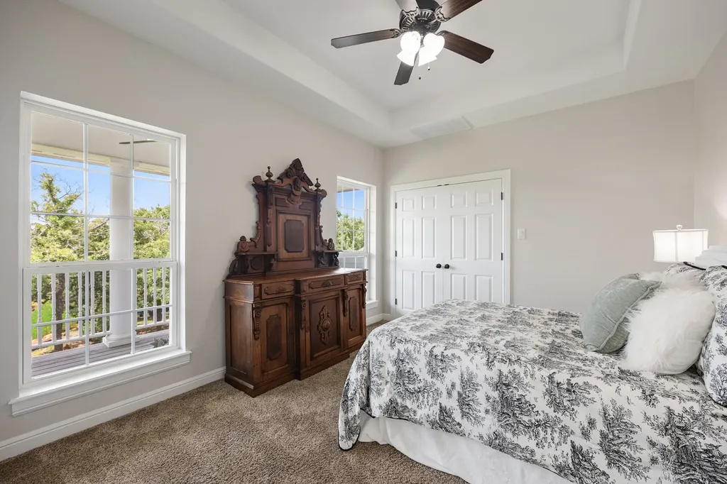 1619 Bloomfield Road Valley View TX 76272