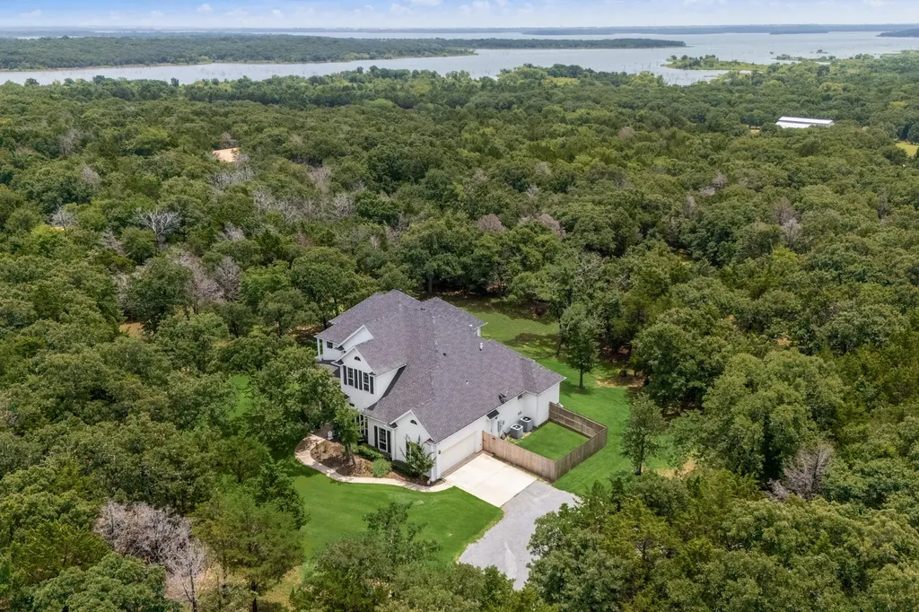 1619 Bloomfield Road Valley View TX 76272