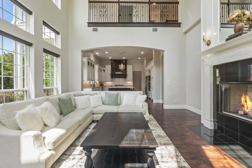 1619 Bloomfield Road Valley View TX 76272