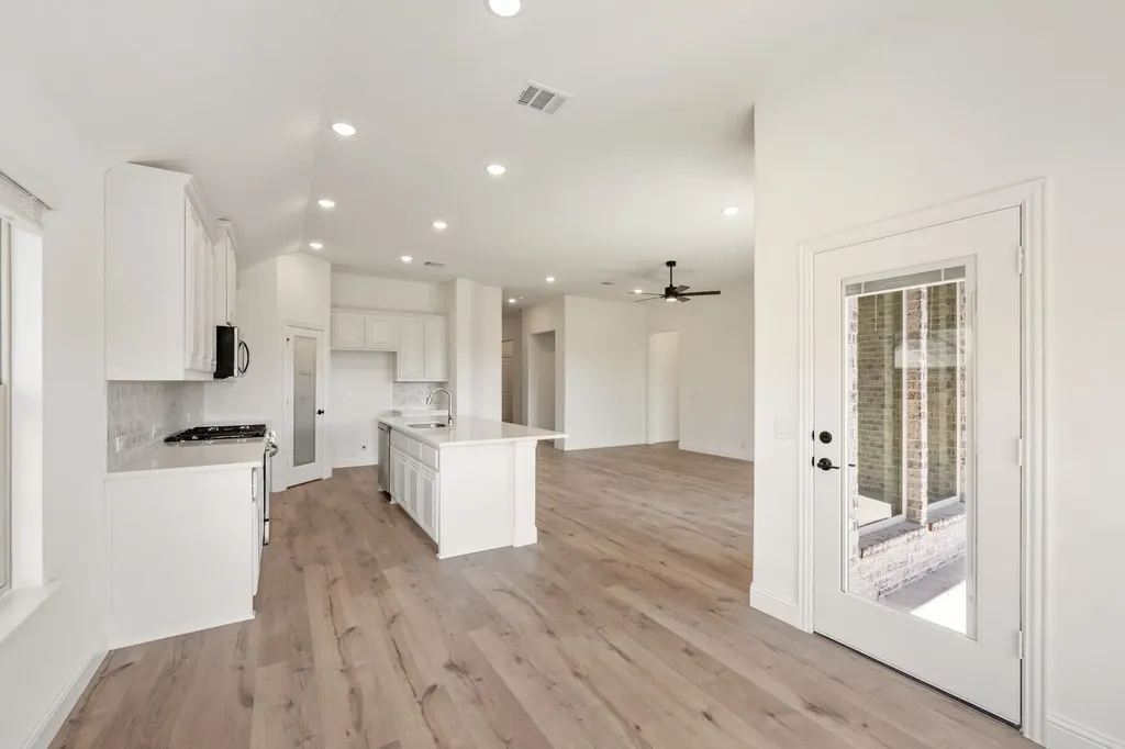 200 Sweetwater Drive Commerce TX 75428