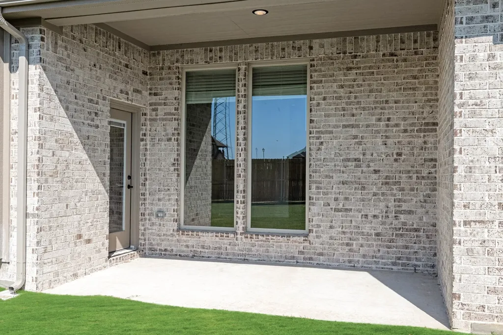 200 Sweetwater Drive Commerce TX 75428