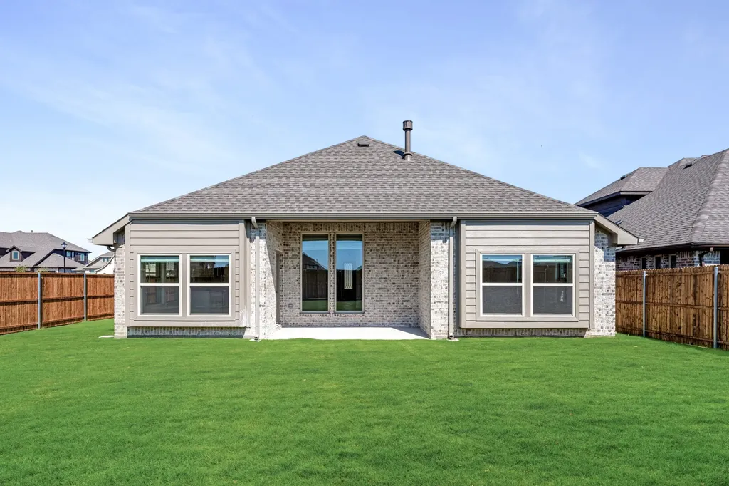 200 Sweetwater Drive Commerce TX 75428