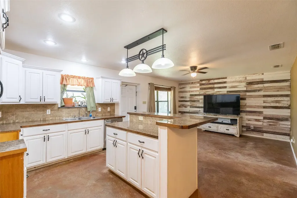 574 County Road 151 Tuscola TX 79562