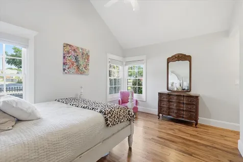426 E Texas Street Grapevine TX 76051