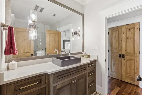 426 E Texas Street Grapevine TX 76051