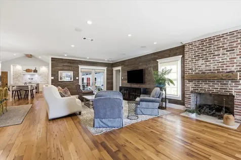 426 E Texas Street Grapevine TX 76051
