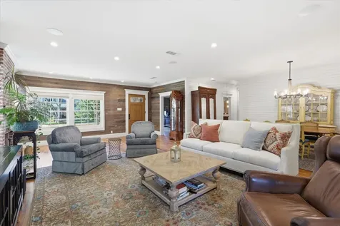 426 E Texas Street Grapevine TX 76051