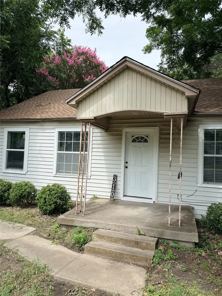310 College Street Wilmer TX 75172