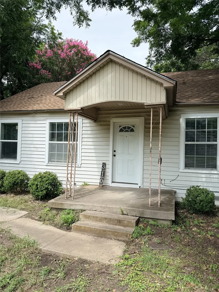 310 College Street Wilmer TX 75172