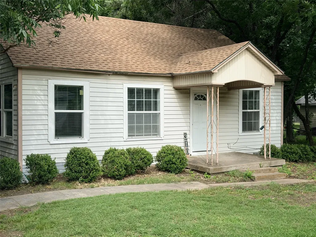 310 College Street Wilmer TX 75172