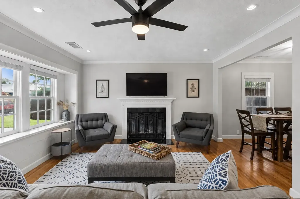 5426 Stoneleigh Avenue Dallas TX 75235