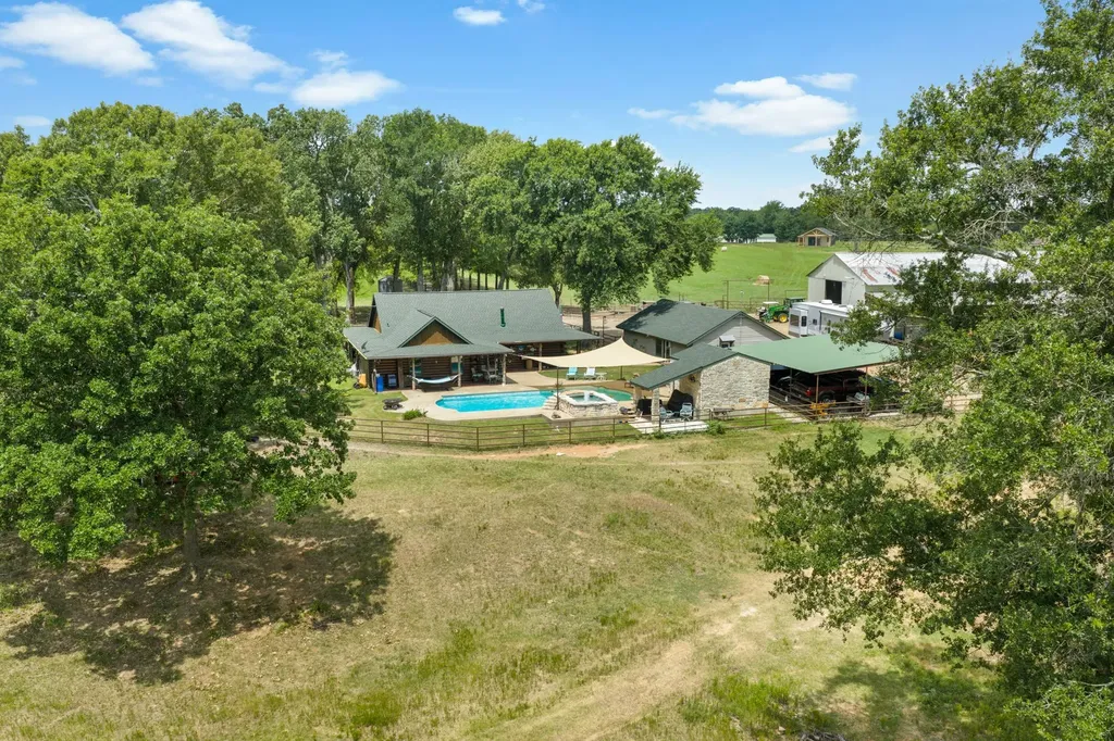 13494 County Road 2919 Eustace TX 75124