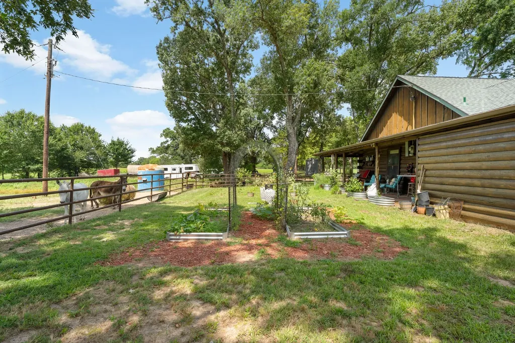 13494 County Road 2919 Eustace TX 75124