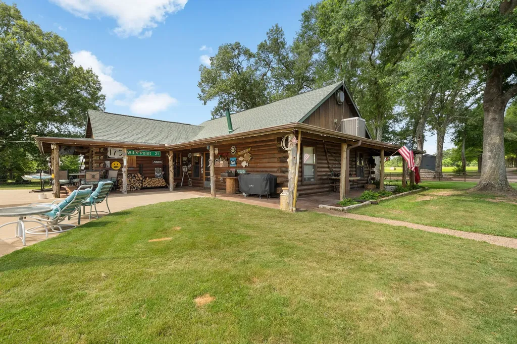 13494 County Road 2919 Eustace TX 75124