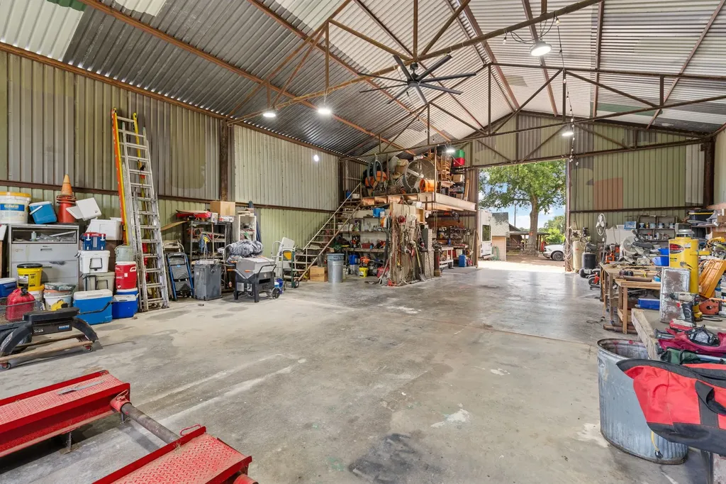 13494 County Road 2919 Eustace TX 75124