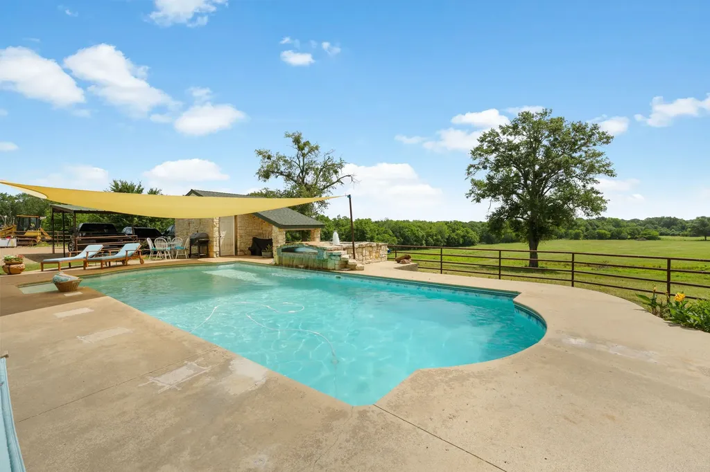 13494 County Road 2919 Eustace TX 75124