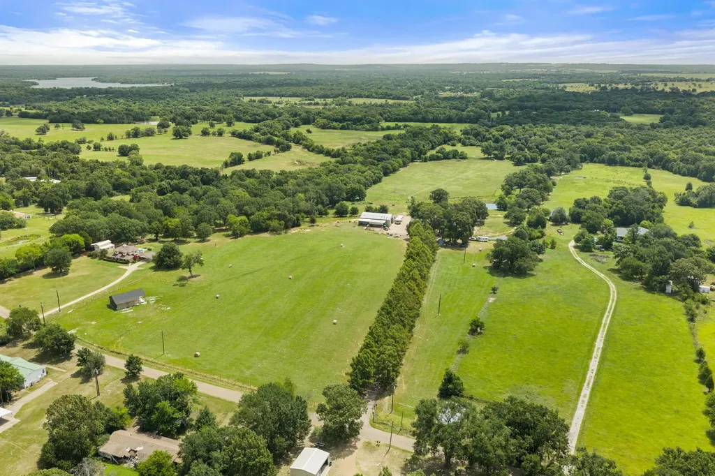 13494 County Road 2919 Eustace TX 75124