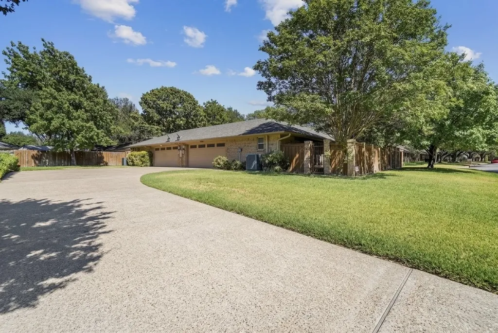 4824 Darla Drive Fort Worth TX 76132