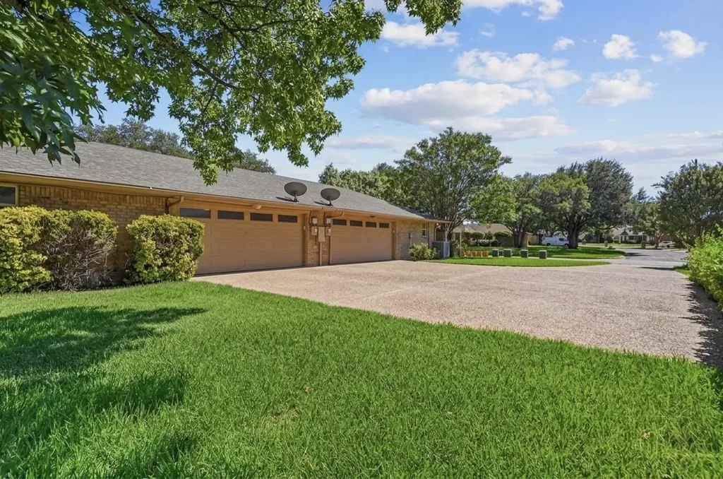 4824 Darla Drive Fort Worth TX 76132