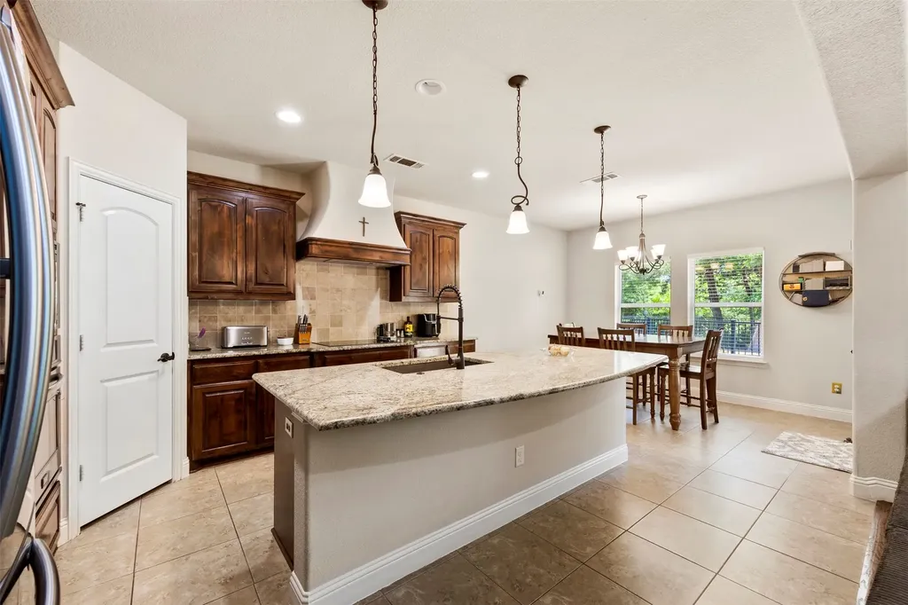 251 Williamsburg Lane Ovilla TX 75154