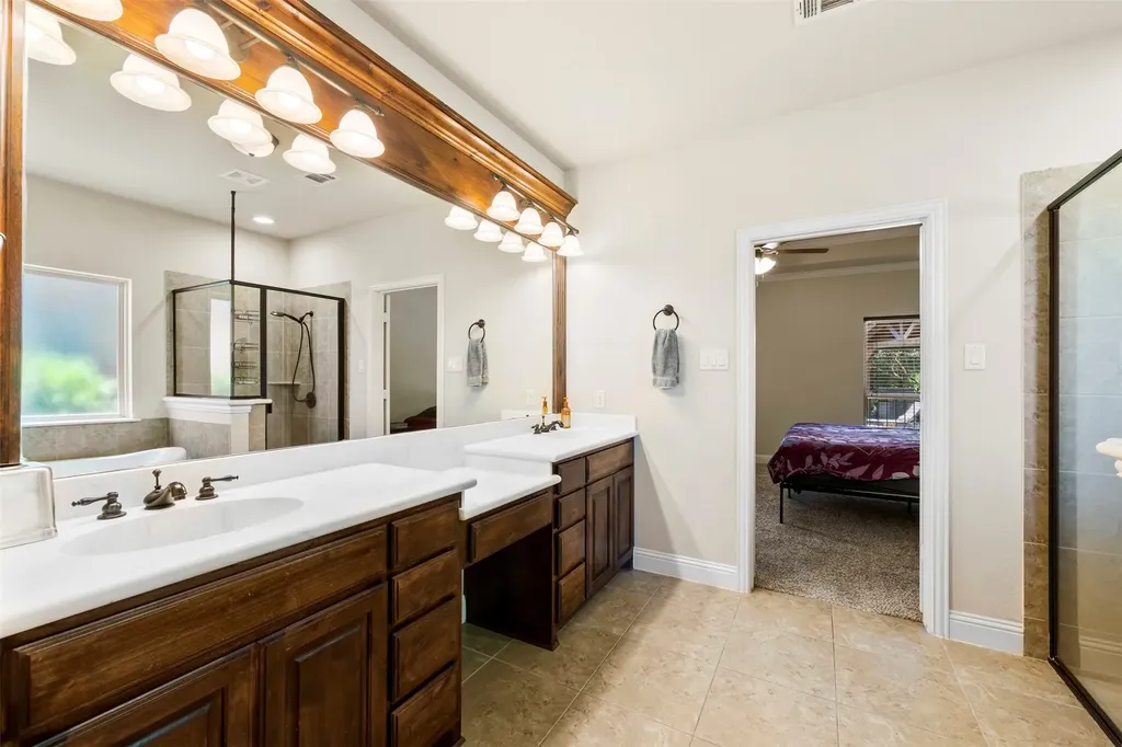 251 Williamsburg Lane Ovilla TX 75154