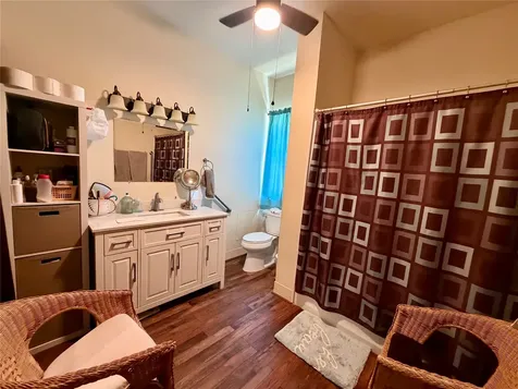 901 W Third Street Quanah TX 79252