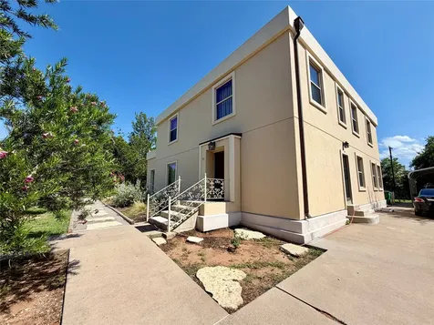 901 W Third Street Quanah TX 79252