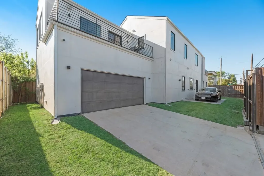 1802 Pueblo Street Dallas TX 75212